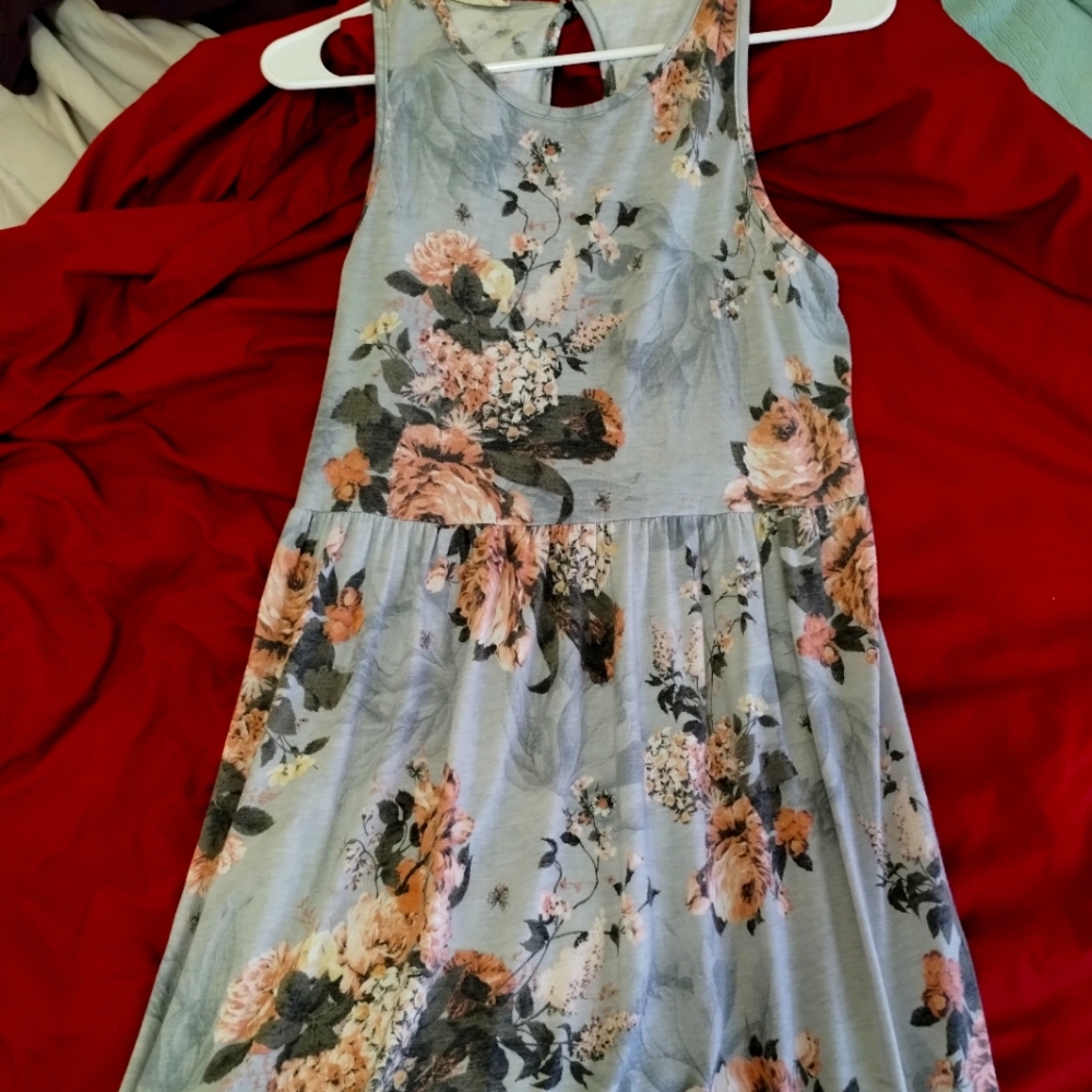 Sleeveless dress
